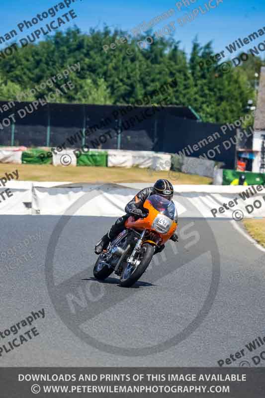 Vintage motorcycle club;eventdigitalimages;mallory park;mallory park trackday photographs;no limits trackdays;peter wileman photography;trackday digital images;trackday photos;vmcc festival 1000 bikes photographs